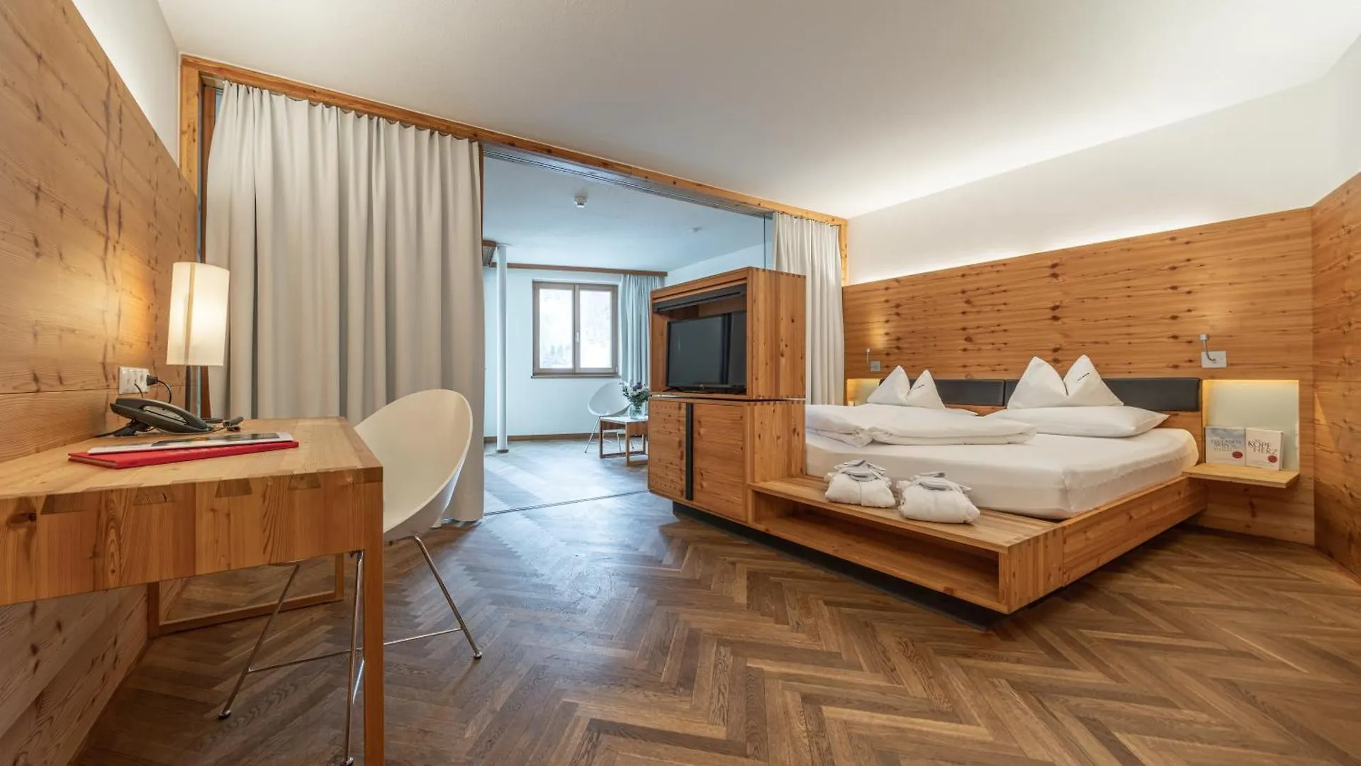 Hotel Liebe Sonne 4S 솔덴